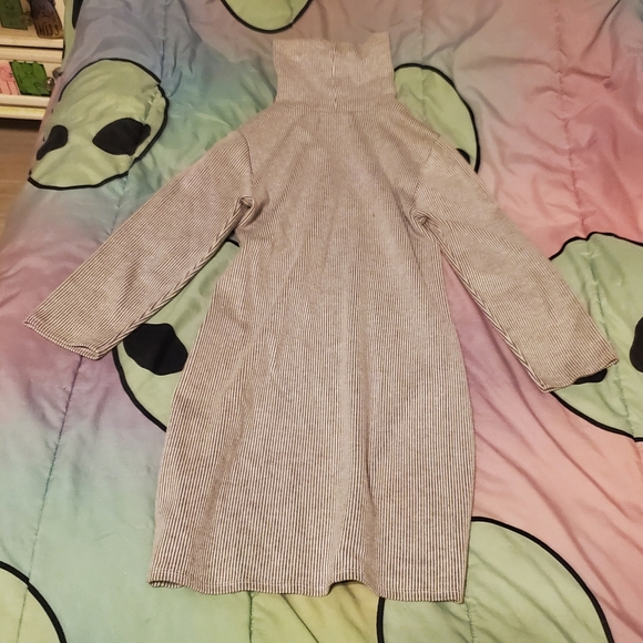 Urban Outfitters grey turtleneck dress - Picture 6 of 6